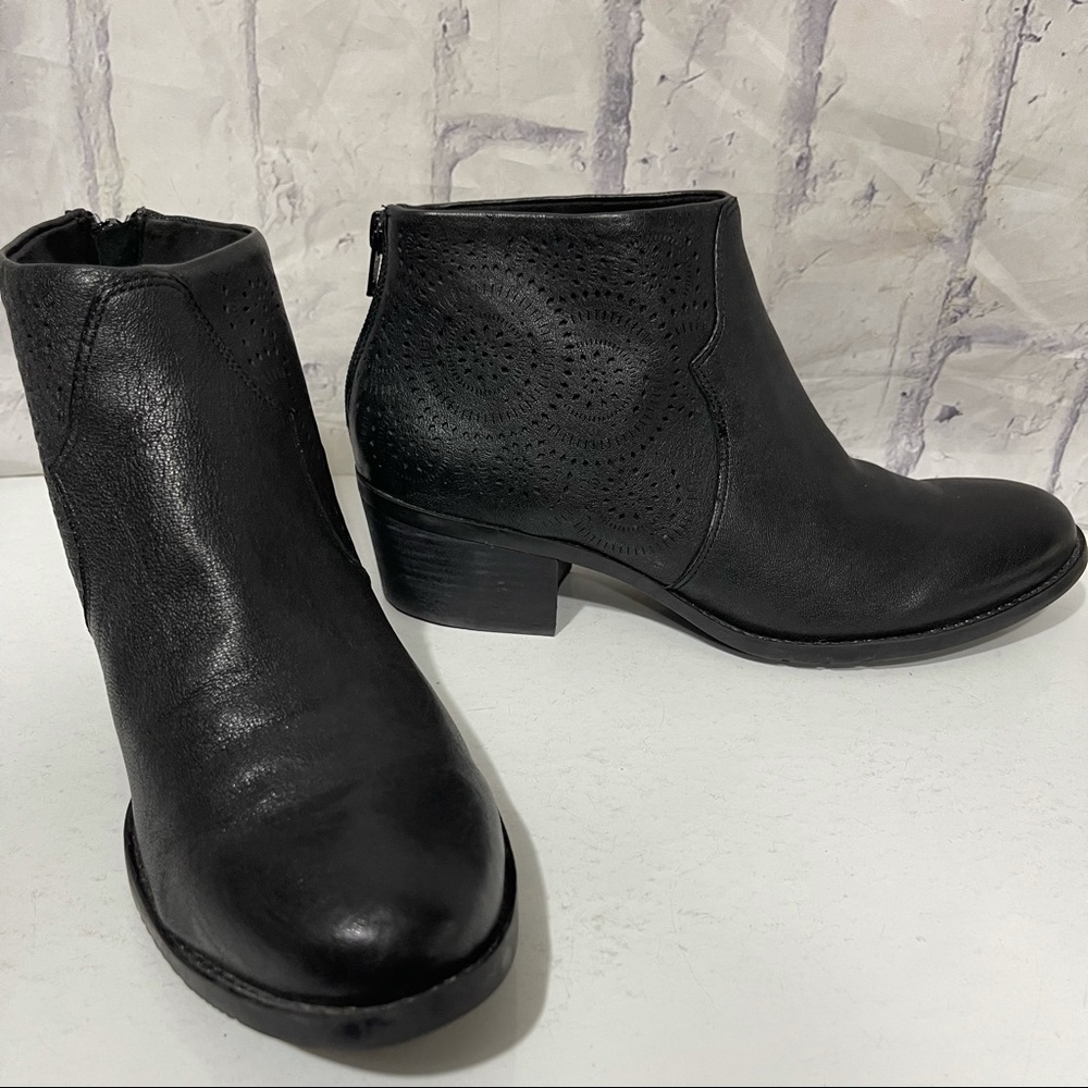 Umberto Raffini Leather Ankle Boots Kirby with Laser Cut Decorative Detail